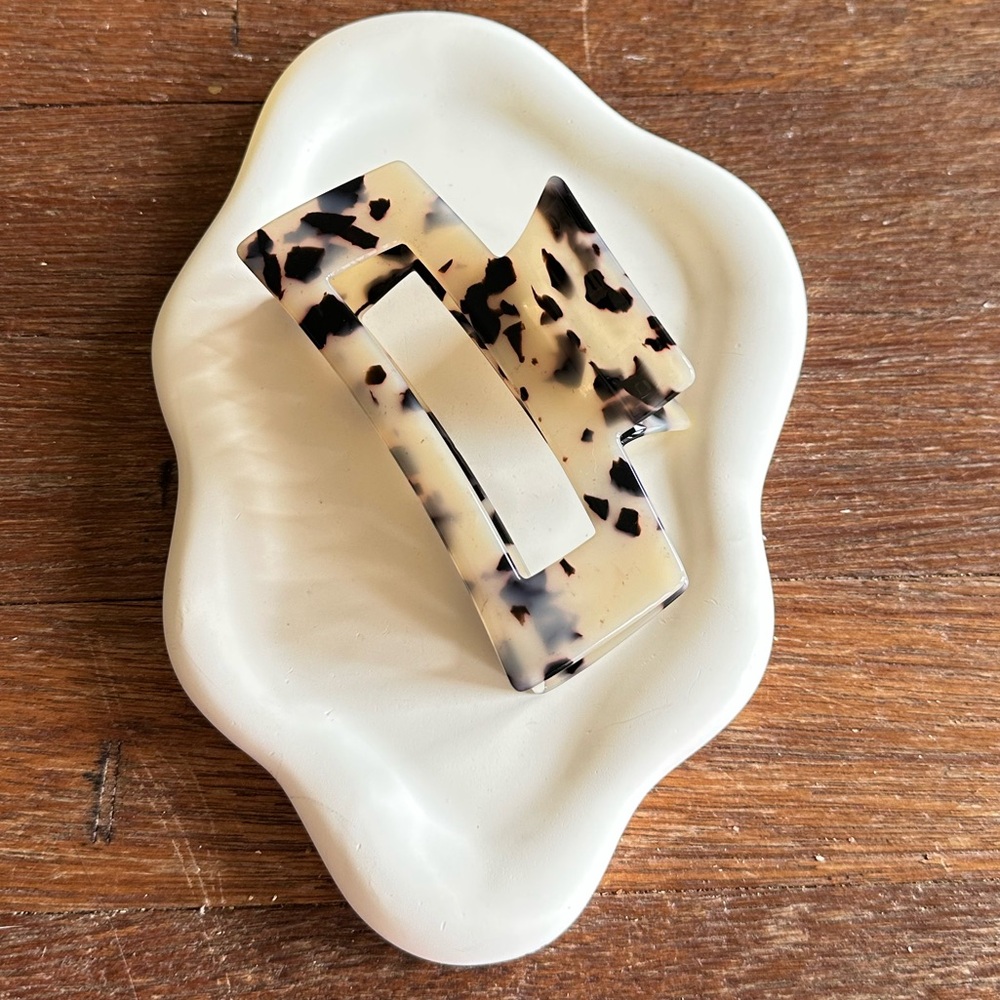 Black White Tortoise Marble Hair Claw Clip Minimalist Clean Girl Old Money 4”